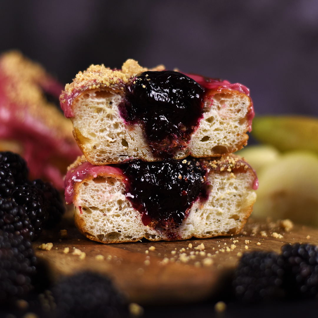 Blackberry & Pear (ve) | Doughnuts | Crosstown 2