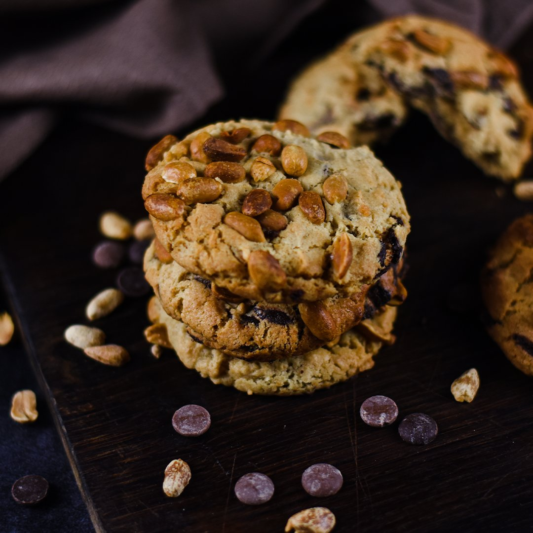 Peanut Butter & Chocolate Chip (ve) | Cookies | Crosstown 3