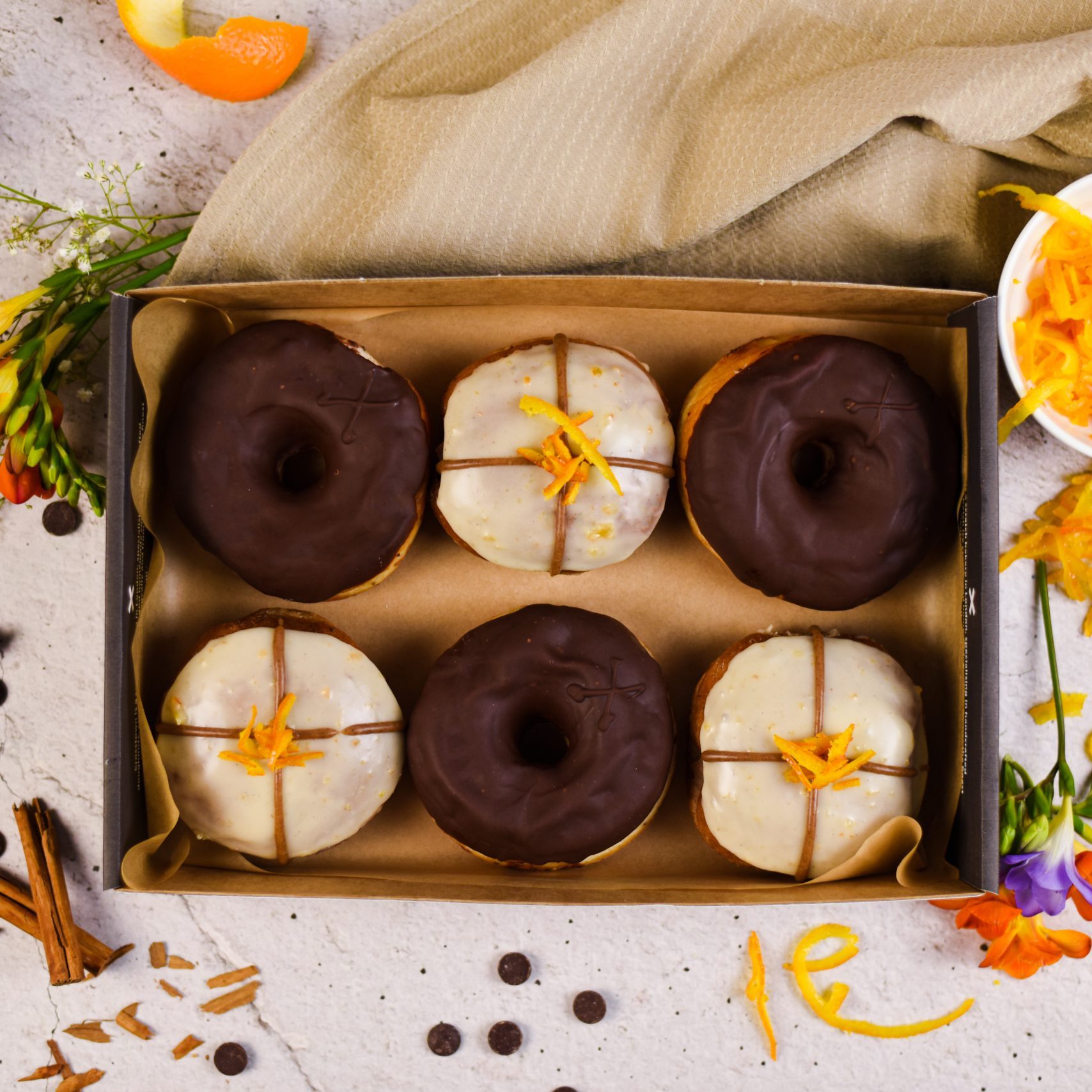 Vegan Easter Box 6 | Hot Cross Bun (ve) | Dark Chocolate Truffle (ve) | Crosstown