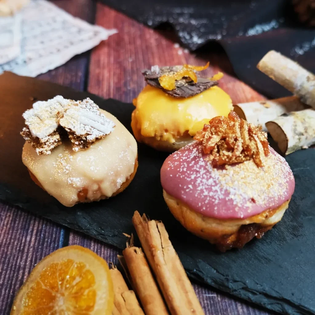 Doughnut Delivery UK | Christmas Doughnuts | Christmas Gifts | Christmas Doughnut Gift Boxes | Crosstown London