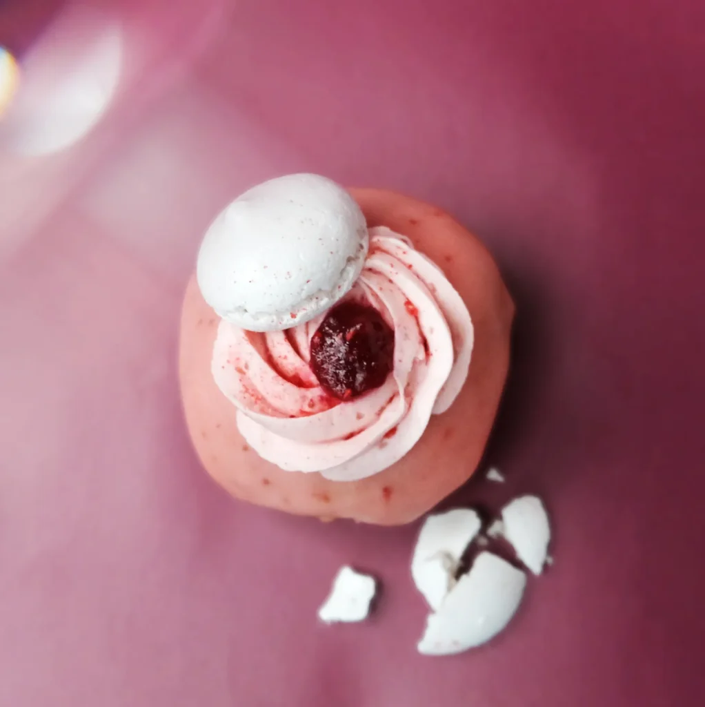 Valentine's Day Doughnuts | Last Minute Valentine's Gifts | Valentine's Gifts for her | Valentine's Gifts for him | Eton Mess | Vegan Doughnut